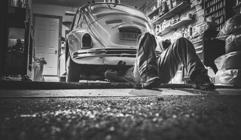 man, car, repair, car repair, car workshop, repair shop, repairs, garage, mechanic, vw beetle, volkswagen, car wallpapers, beetle, automotive, workshop, tools, supplies, monochrome, black and white