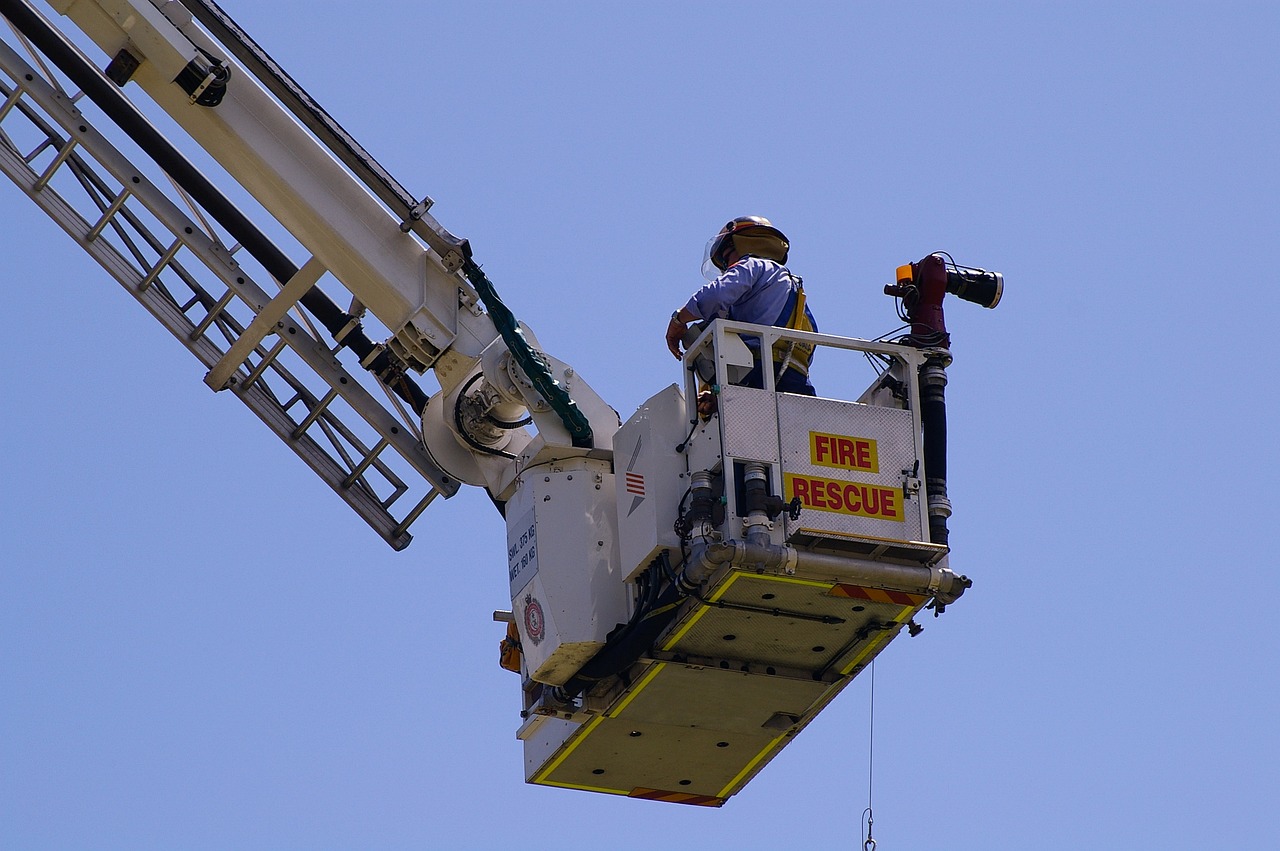 fireman, fire rescue, height, rescue, cherry-picker, emergency, firefighter, safety, danger, equipment, protection