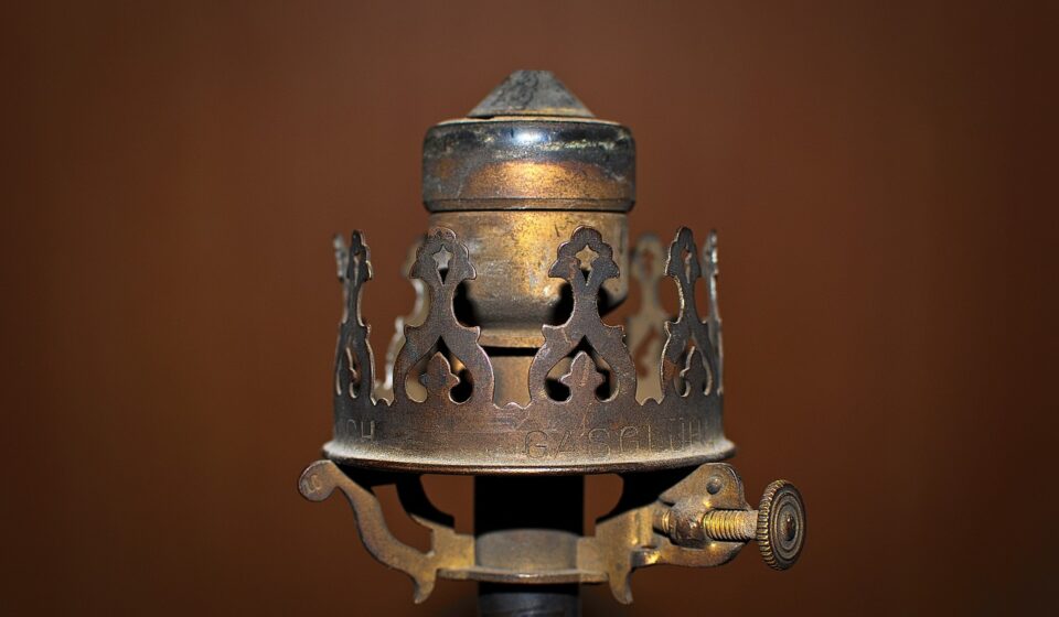 torch, energy, gas burner, old cutter, the bunsen burner, lab, fire, heat, history, antiques, vintage, experiments, tests, measurement, the heat source, sculpture, beauty, item, old subject, ornaments, plate, brass