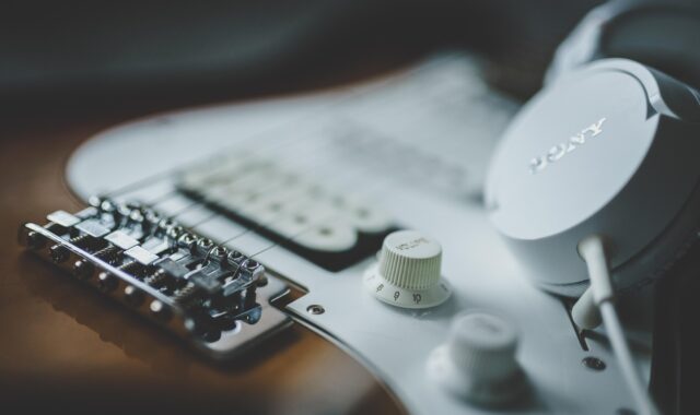 guitar, headphones, classical guitar, acoustic guitar, electric guitar, musician, tape, tonstudio, volume, audio, musical, instrument, guitarist, jazz, melody, equipment, acoustic, string, guitar, guitar, guitar, guitar, guitar, headphones, electric guitar, jazz