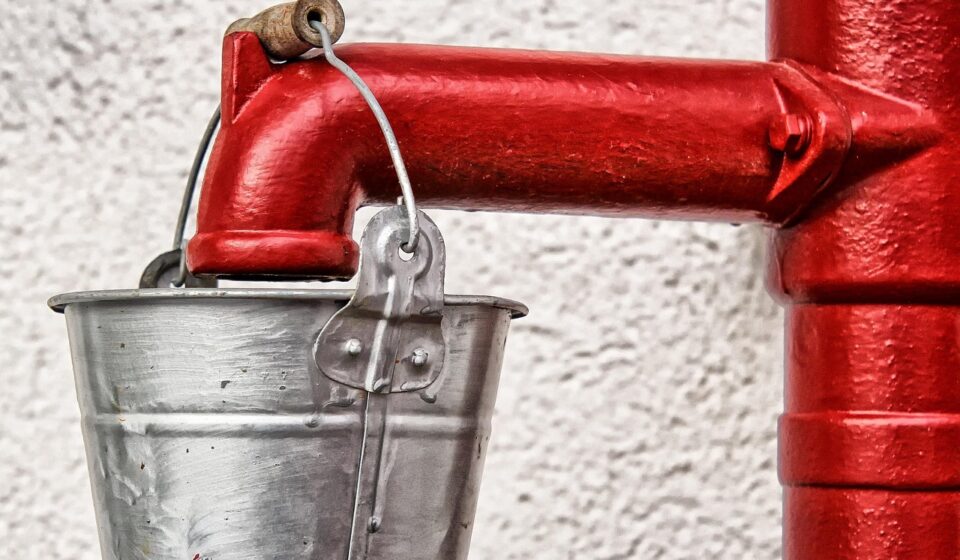 pump, water pump, hand pump, tube, auburn, old, stole, nature, iron, zinc plated, zinc, bucket, handle, water tap, to water, water, garden pump, fill, filling