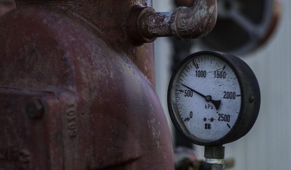 valve, pressure gauge, old, vintage, gauge, pressure, pipe, rust, rusty, red, steel, pressure gauge, pressure gauge, pressure gauge, pressure gauge, pressure gauge, gauge, gauge, gauge