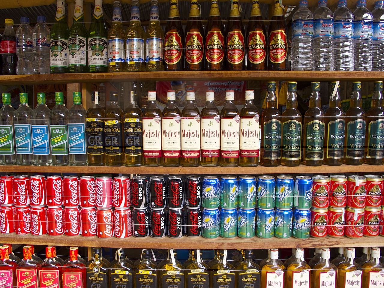 drinks, refreshments, shop, shelving