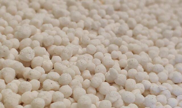fertilizer, white, nature, balls, pearls, agriculture, garden, agricultural engineering, nitrogen, grow, nourishment, food supply, haber bosch process