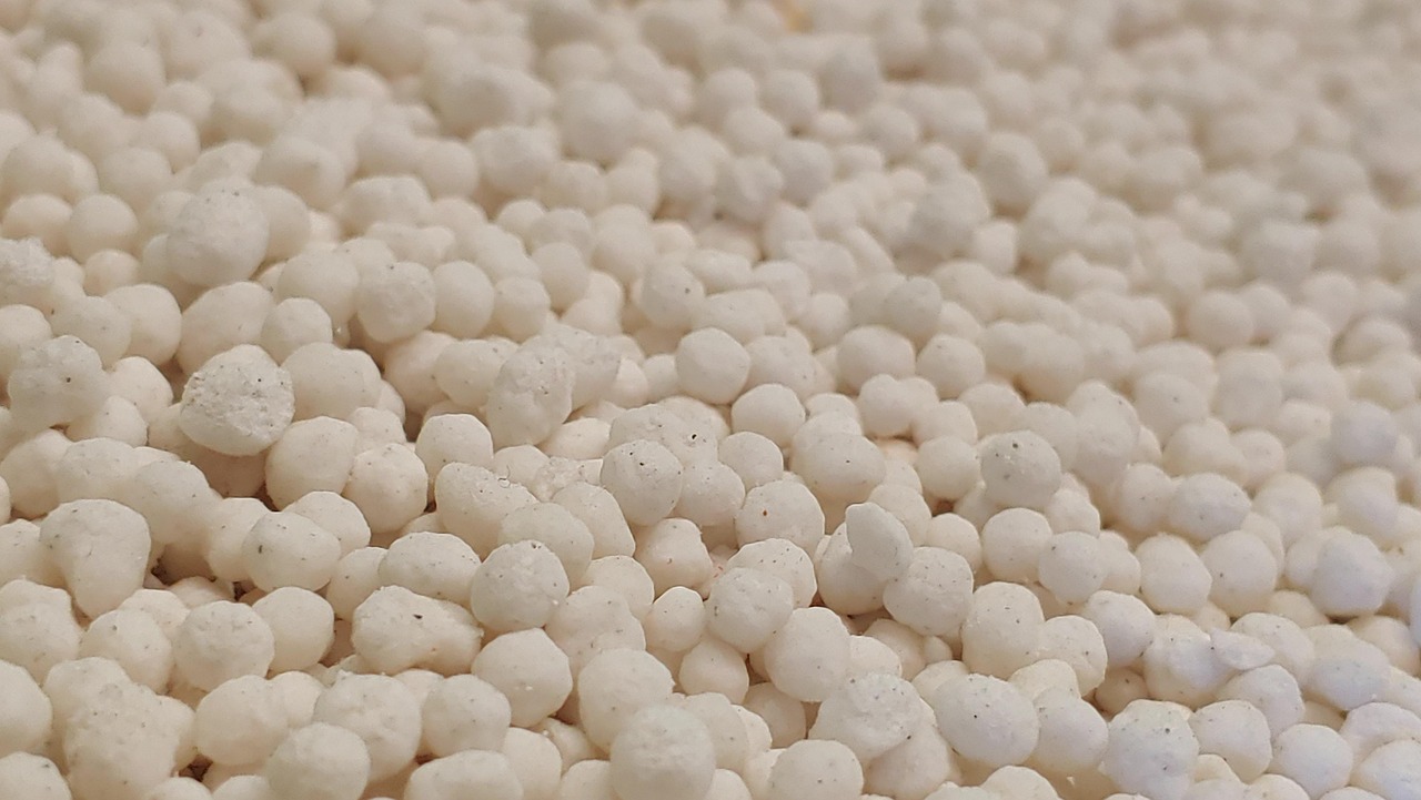 fertilizer, white, nature, balls, pearls, agriculture, garden, agricultural engineering, nitrogen, grow, nourishment, food supply, haber bosch process