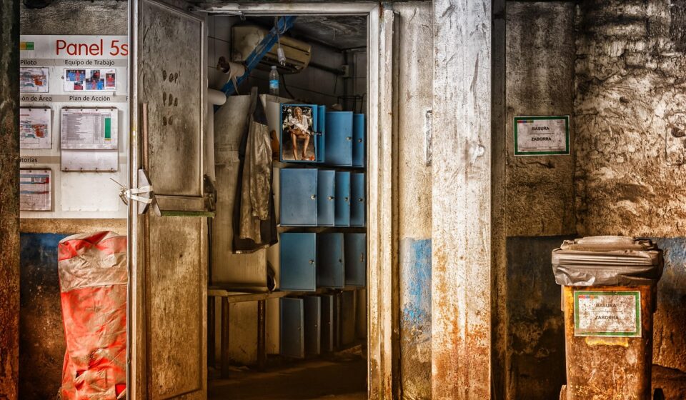 factory, space, lost places, pforphoto, abandoned, mad, break, industrial building, expired, dilapidated, shabby, factory building, dirt, disintegration, ailing, abandoned places