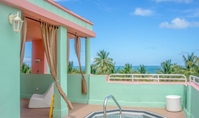 south beach, florida, view, scenic, ocean, vacation, travel, water, architecture, sky, blue sky, tropical, palm, blue, nature, summer, resort, colorful, skyline, tourism, hotel, luxury, hot tub